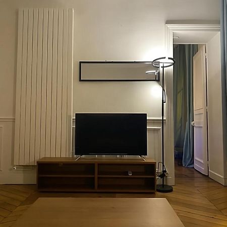 Spacious Apartment Next To Place Vendome Paris Exterior photo