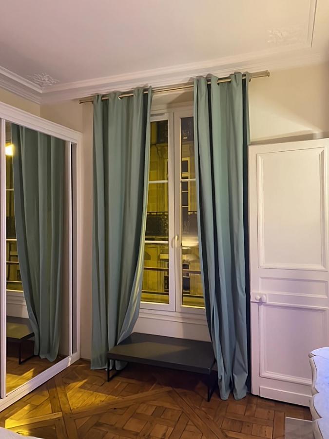 Spacious Apartment Next To Place Vendome Paris Exterior photo